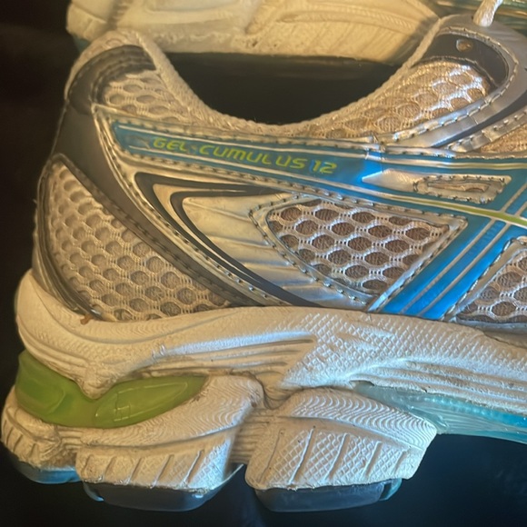 ASICS - Picture 4 of 7